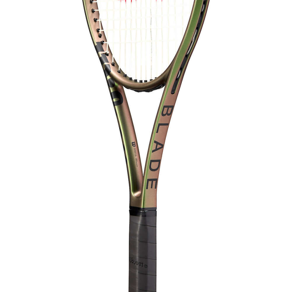 Wilson Blade 98 16x19 v8 Tennis Racquet